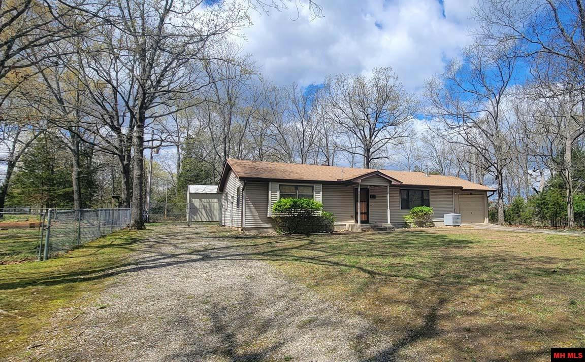 143 PACES FERRY DR, BULL SHOALS, AR 72619, photo 1 of 30